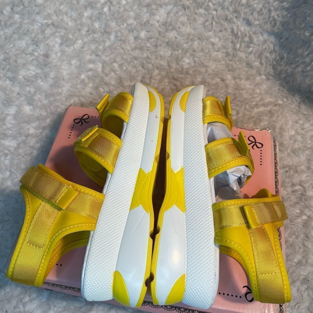 New Pazzle Kala3 yellow fabric straps and white rubber platform sandals size 9 - Picture 6 of 9